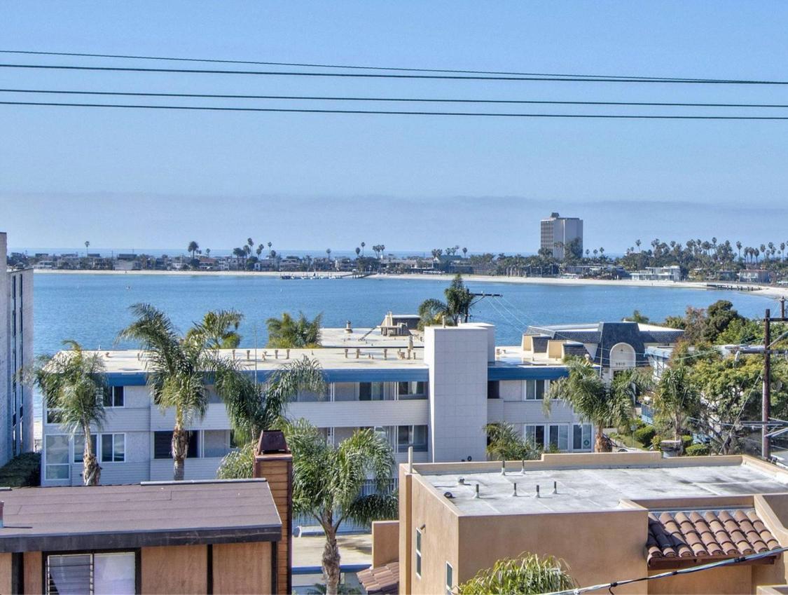 Casa de férias Haines Luxury Dream - Bay Views, Rooftop, Fire Pit & Ac